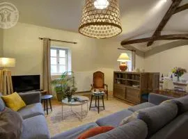 Gîte historique entre Lyon et Saint-Étienne avec Wi-Fi, jardin, équipements bébé et proche tennis - FR-1-496-275