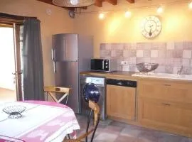 Gîte de charme rénové 3 épis, 2 chambres en pleine nature - FR-1-496-92