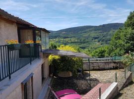 Gîte calme en Montagne Bourbonnaise, animaux admis - FR-1-489-470, Hotel in Laprugne