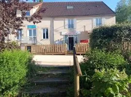 Gîte chaleureux à Louroux-de-Bouble avec WiFi et animaux acceptés - FR-1-489-569