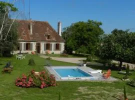 Ferme charmante avec animaux, piscine chauffée et tout confort en Sologne Bourbonnaise - FR-1-489-368