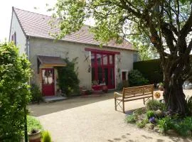 Grange rénovée avec jardin arboré, idéale pour séjours en famille ou entre amis, à Deneuille-les-Mines - FR-1-489-408