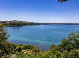 Lake Bracciano Villa With Private Beach