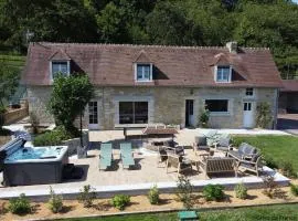 Longère avec spa, tennis privé et recharge électrique - FR-1-497-221