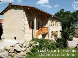 Gîte Rustique avec Terrasse, Jardin Privatif et Visite de Ferme à Vêtre-sur-Anzon - FR-1-496-290