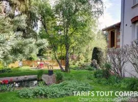 Appartement Confortable avec Jardin Privatif, Terrasse et Équipements Modernes - FR-1-496-194