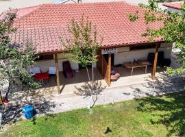 Vila 7 Divjake, hotell i Divjakë