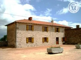 Gîte isolé au calme avec cheminée, grand jardin et chemins privés - FR-1-496-100