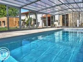 Gîte isolé avec piscine chauffée, spa, sauna et étang privé à 15 km de Roanne - FR-1-496-6