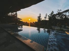 The Hidden Pearl Cabin - Lipa Scenic Nature Escape, hotel em Sampong