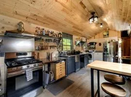 Charming Cabin Retreat On Tuckasegee River Near Sylva North Carolina
