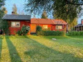 Traditional Dalarna Cottage With Lake Siljan Views