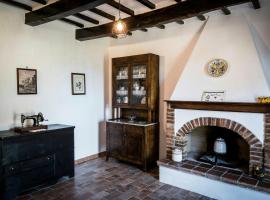 Historic Farmhouse In Maremma Countryside, hotel v destinaci Poggio Murella