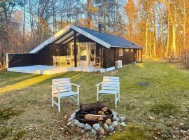 Cottage With Sauna Near Tisvilde Hegn, hotel a Karsemose