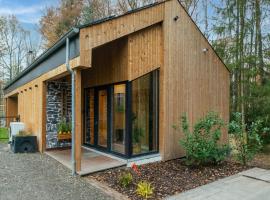 Premium chalet in Erezée with private sauna, khách sạn ở Érezée