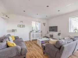 Host & Stay - Meadow Way