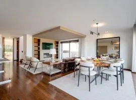 Skyline Retreat with pool by Portugal Active