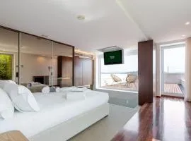Skyline Retreat with pool by Portugal Active