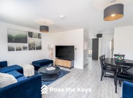 Pass the Keys Modern Townhouse with Garden and Parking in Ascot, hotel i Ascot