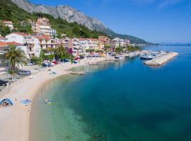 Apartments Sumic Podgora, hotel v Podgori