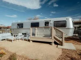 Downtown Prescott AZ Airstream Stay Near Whiskey Row with Outdoor Amenities