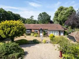 Homely Cottage for 6 Near Chichester & Goodwood