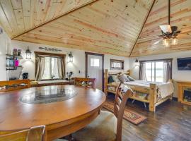 Cozy Studio with Community Docks in Stone Lake!, ξενοδοχείο σε Stone Lake