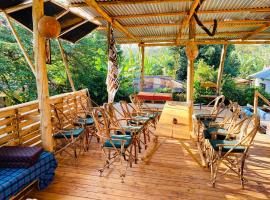 Moivaro Eco Hostel, alojamento em Nkunjila