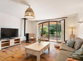 Villa calme Antibes, hotel v destinaci Antibes