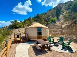 Yurt Overlook #01 with AC and Private Bath King Suite