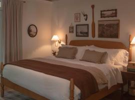 Wildwood Room on Lookout Mountain，位于Lookout Mountain的住宿加早餐旅馆