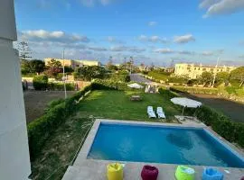 فرصة نادرة فيلا مستقلة بحمام سباحة خاص