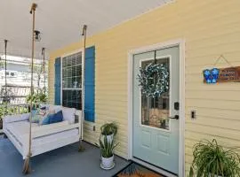 FREE GolfCart, Firepit, Bikes, Paddleboards, Beach, Private