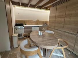 Cocon avec jacuzzi, hotel a Périgny