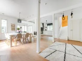 Come in! "Pirkkala" Spacious city Family Villa near Lake & Airport