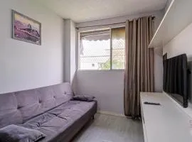 Apto com ar-condicionado e vaga em Honorio Gurgel
