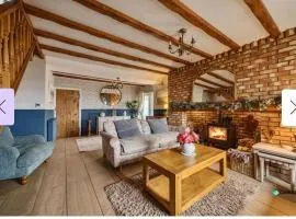 1 Engine Row Beautiful 3 Bedroom Cottage