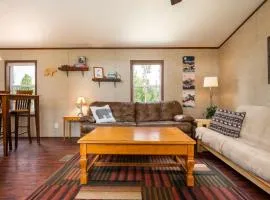 Zig Zag Retreat, Cozy, Pet-Friendly Escape Near Lakes, and Rocky Mountain National Park