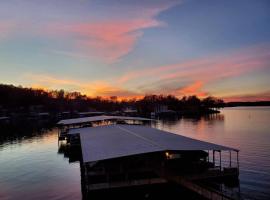 Lake Life Reimagined -best location best view 17mm, hotel v destinaci Osage Beach