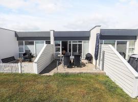 4 person holiday home in Vestervig，韦斯特维的飯店