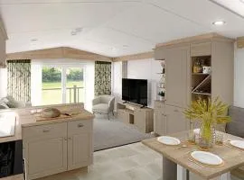 DJD ,Country Style Luxury Lodge, Manor Park Sleeps 4