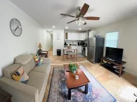 Renovated 2 Bedroom In Durham! Superhost!