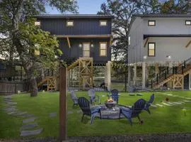 White & Black House 8br River