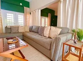 Tropical Oasis! 5BR Luxe Home