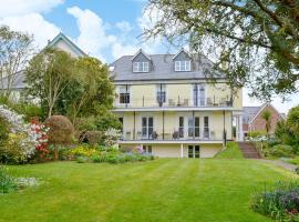 Carnethic House - One Acre View, hotel em Fowey