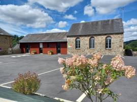 Gîte indépendant adapté PMR à Lonlay-l'Abbaye - FR-1-497-234, Hotel in Lonlay-lʼAbbaye
