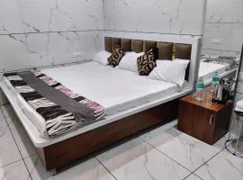 Hotel DIVYA DARSHAN