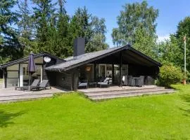 Nice Home In Blåvand With Wifi
