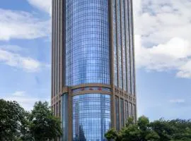 Days Hotel & Suites China Town---Five minutes to reach Changsha Station, the metro Line 2 & Line 6 are nearby,free gym & laundromat,Chinese and Western buffet breakfast is offered on the 31st floor
