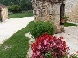 Maison ancienne restaurée avec cheminée, jardin privé et animaux admis - FR-1-616-388